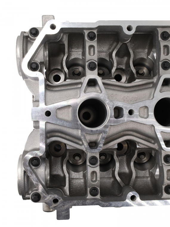 Головка блока цилиндров с клапанами