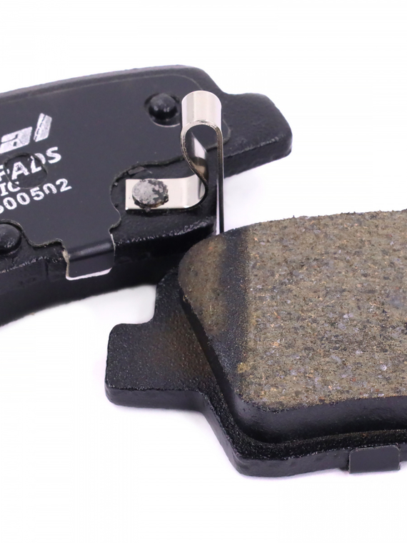 Комплект керамических тормозных колодок 58302-1RA30