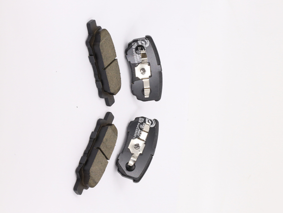 Комплект керамических тормозных колодок 4605A336