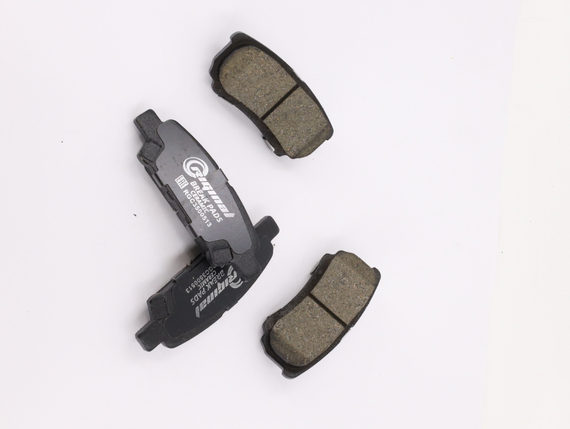 Комплект керамических тормозных колодок 4605A336