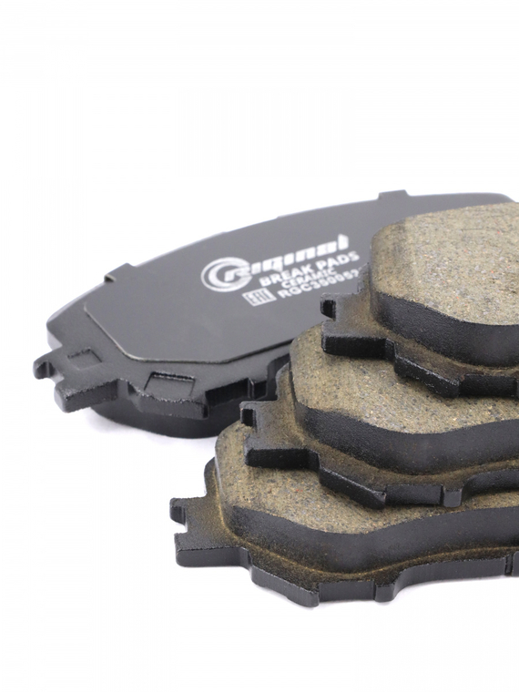 Комплект керамических тормозных колодок D1060-4BA0A