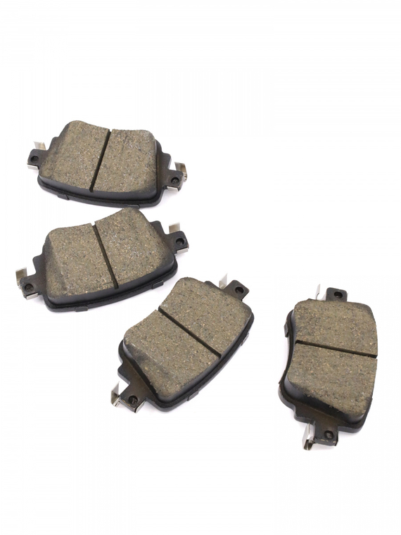 Комплект задних  керамических тормозных колодок ОЕМ № 5Q0698451B