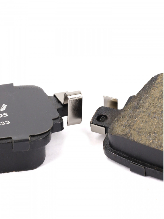 Комплект задних  керамических тормозных колодок ОЕМ № 5Q0698451B