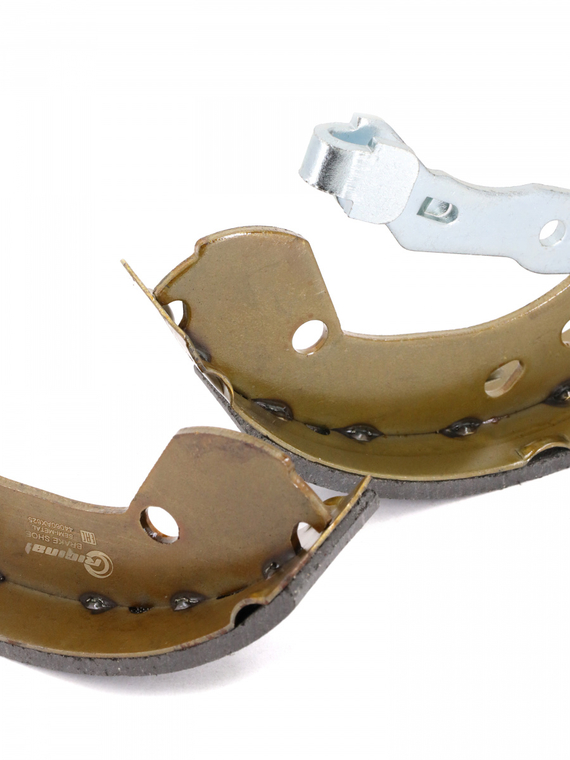 Колодка тормозная задняя барабанная (кт.4шт.) 44060AX625