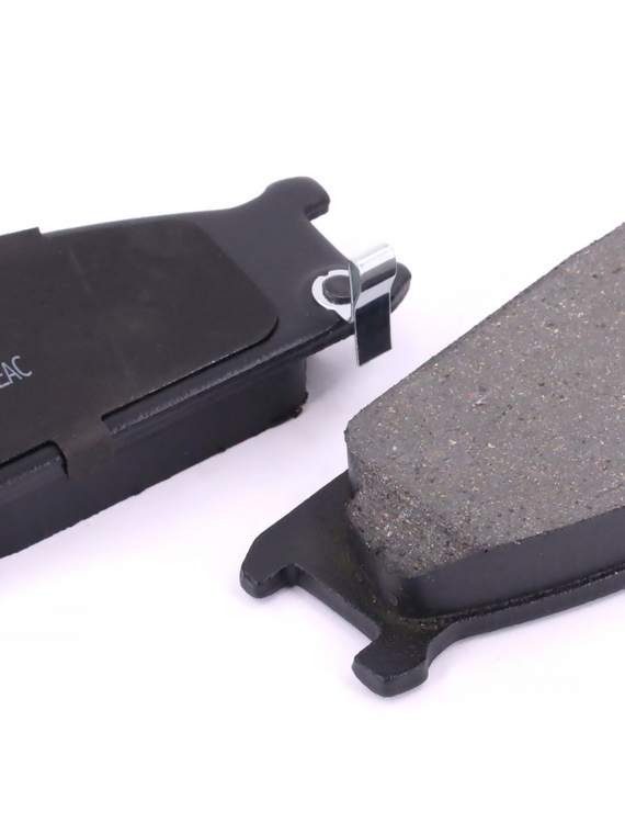 Комплект колодок переднего дискового тормоза (4106023C91)