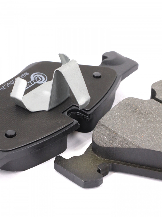 Комплект колодок переднего дискового тормоза (34116775310)