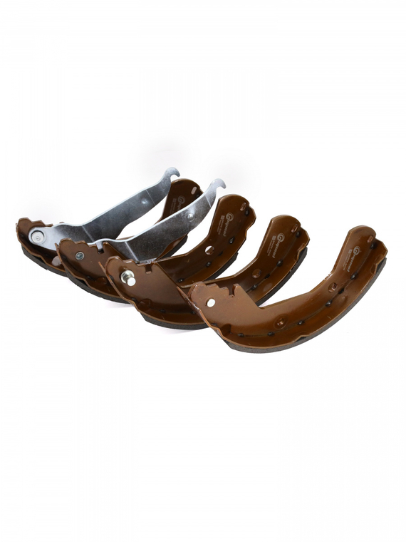 Комплект задних тормозных барабанных колодок 95145057